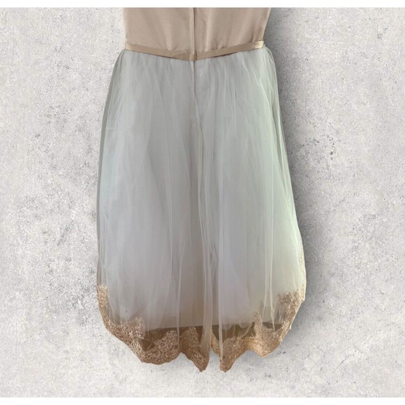 Girls Lace Gold Formal Sleeveless Maxi Gown Ages 8-9 - Picture 6 of 7